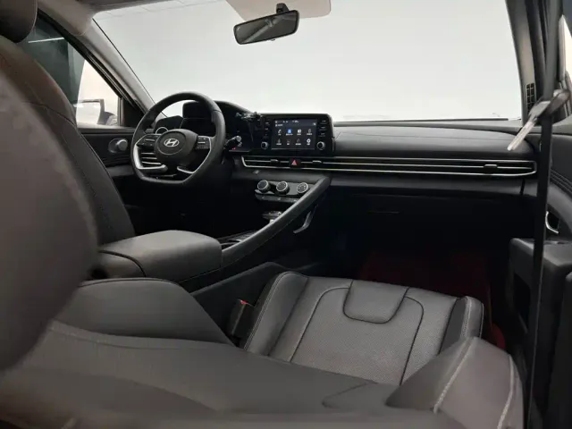 Hyundai Elantra — Фото автомобиля 17
