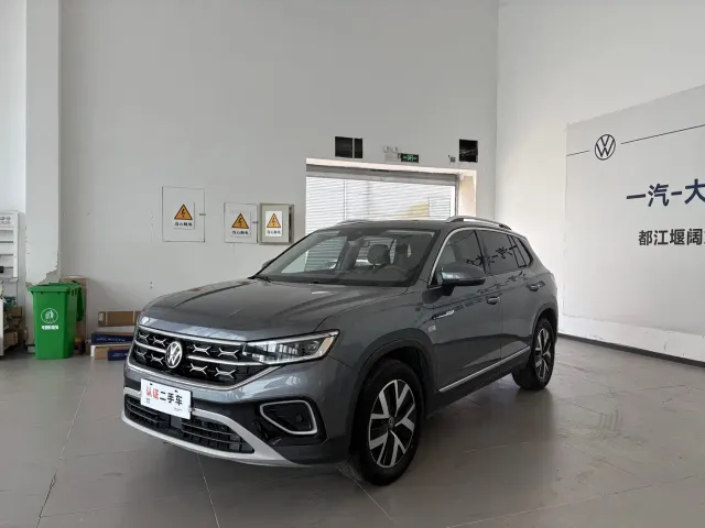Фотография автомобиля — Volkswagen Tayron