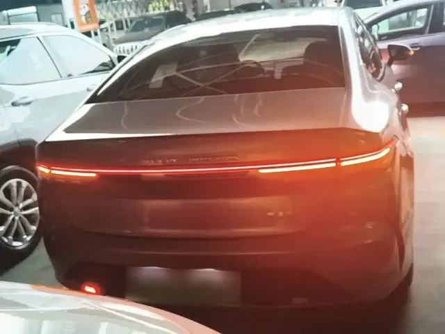 BYD Destroyer 05 2024 Glory Edition DM-i 55KM Luxury — Фото автомобиля 5