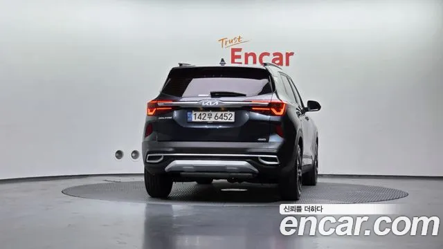 Kia Seltos — Фото автомобиля 4