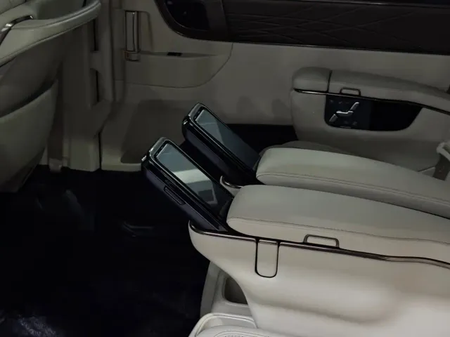 Toyota Vellfire — Фото автомобиля 8