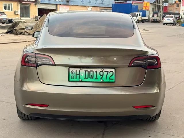 Tesla Model 3 — Фото автомобиля 3