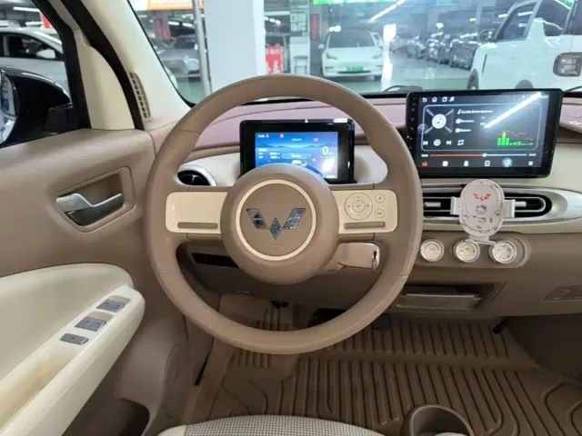 Wuling Hongguang Mini EV — Фото автомобиля 10