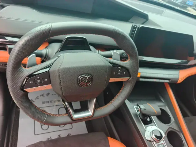 Changan Changan UNI-V 2023 1.5T Premium Edition — Фото автомобиля 9