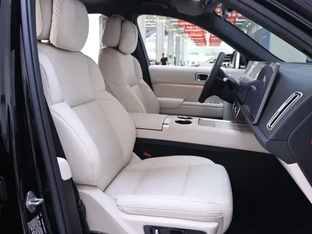 Li Auto L7 — Фото автомобиля 20