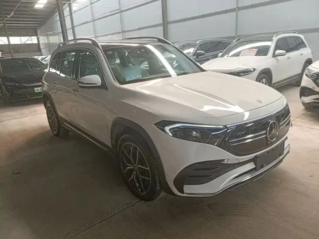 Mercedes-Benz EQB — Фото автомобиля 3