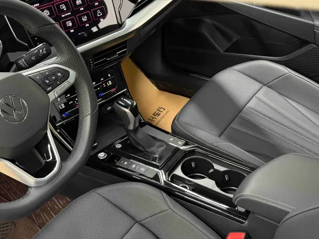 Volkswagen Passat — Фото автомобиля 13