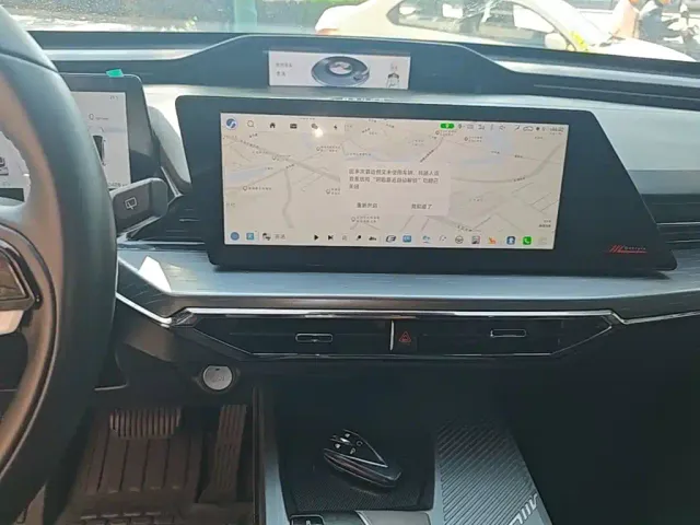 Changan Oshan Z6 EV — Фото автомобиля 12