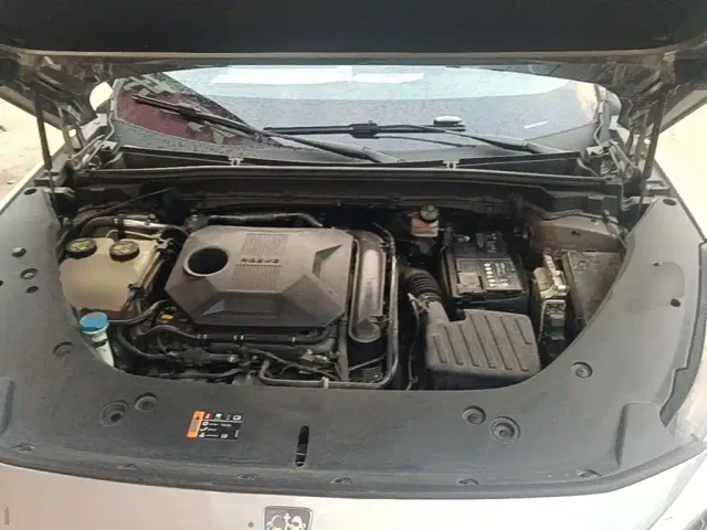 Roewe RX5 — Фото автомобиля 19