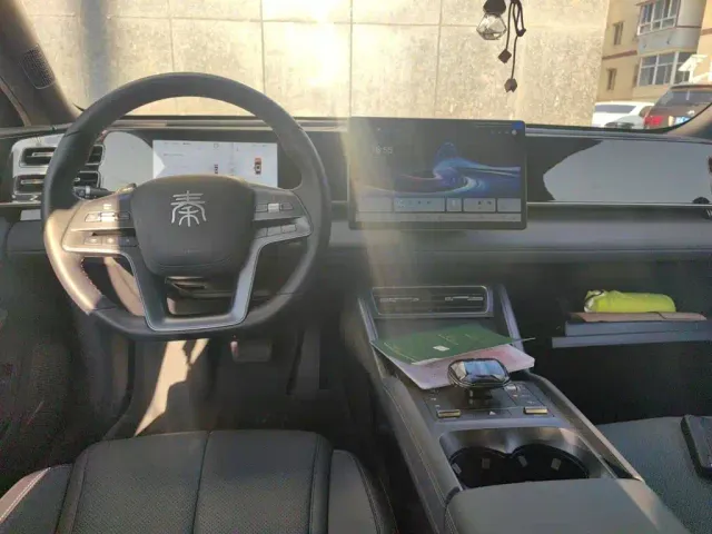 BYD Qin L — Фото автомобиля 10