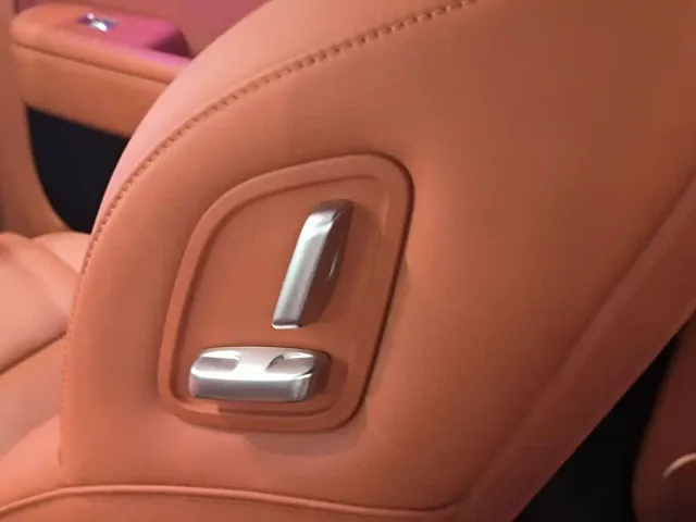 Li Auto L8 — Фото автомобиля 6