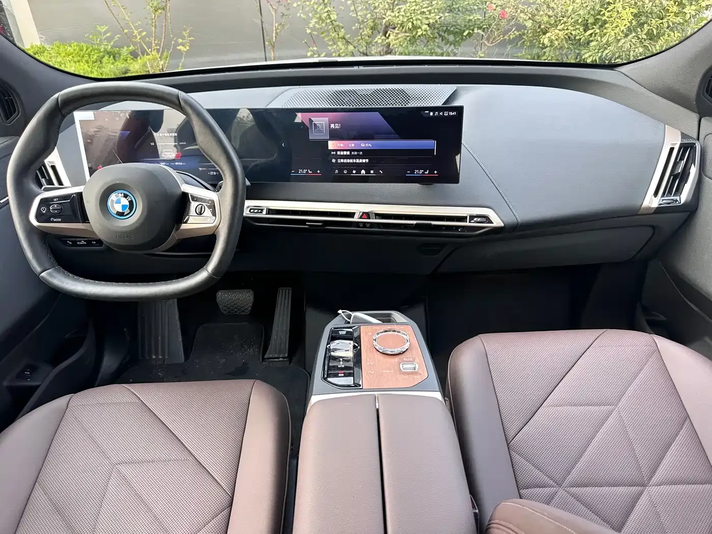 BMW BMW iX 2023 Facelift xDrive40 — Фото автомобиля 11