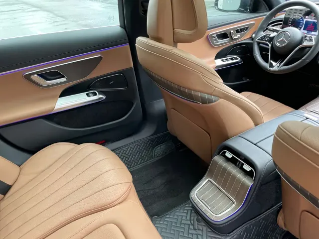 Mercedes-Benz E-Class — Фото автомобиля 17
