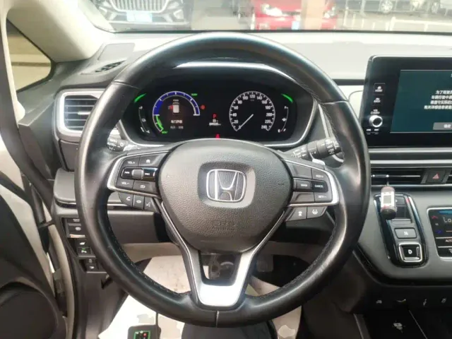 Honda Elysion — Фото автомобиля 10