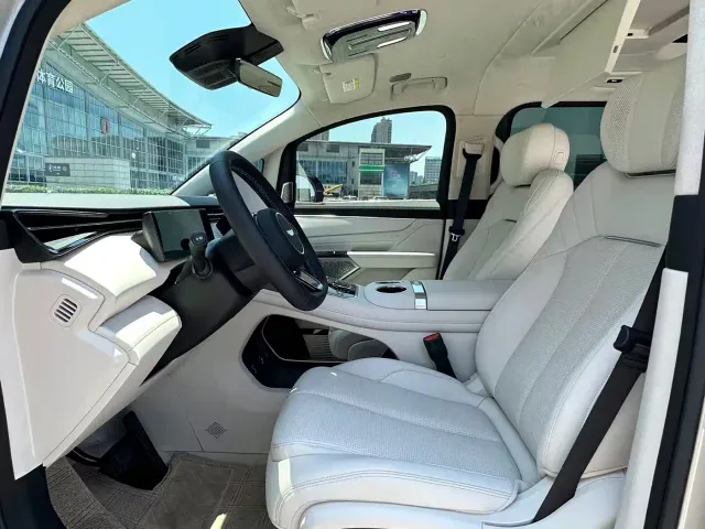 Geely Galaxy V900 — Фото автомобиля 12
