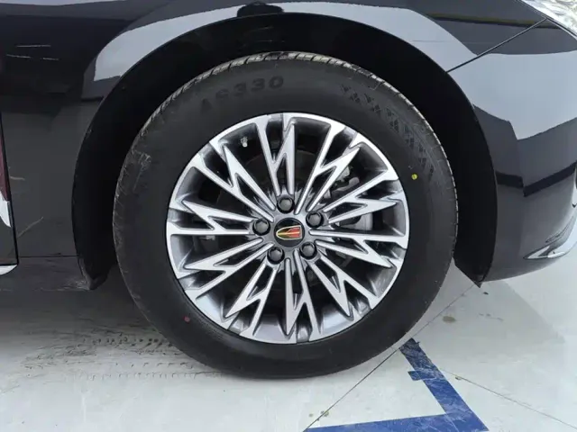 Hongqi H5 — Фото автомобиля 6