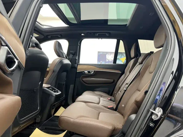 Volvo XC90 — Фото автомобиля 29