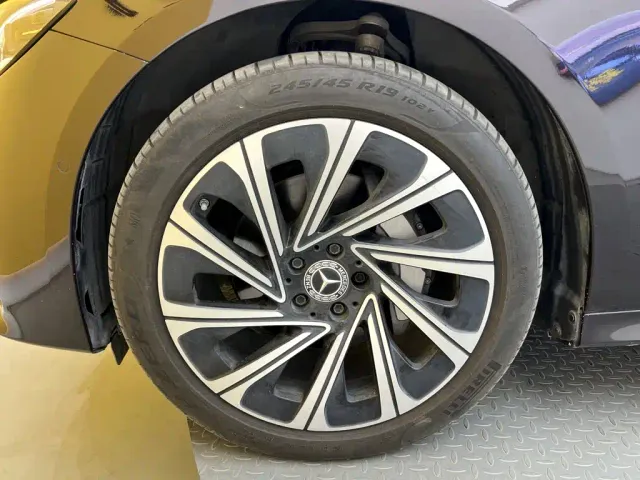 Mercedes-Benz E-Class — Фото автомобиля 6