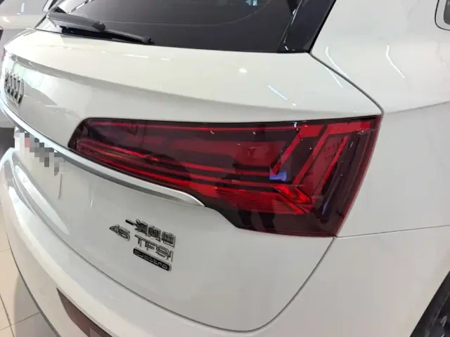 Audi Q5L — Фото автомобиля 7