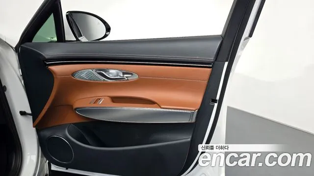 Genesis GV70 2.5T Бензин 2WD — Фото автомобиля 23