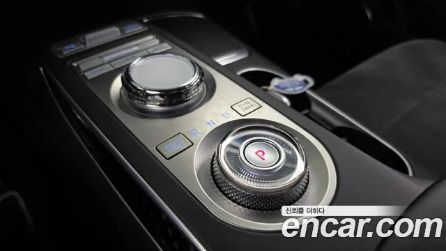 Genesis GV70 — Фото автомобиля 9