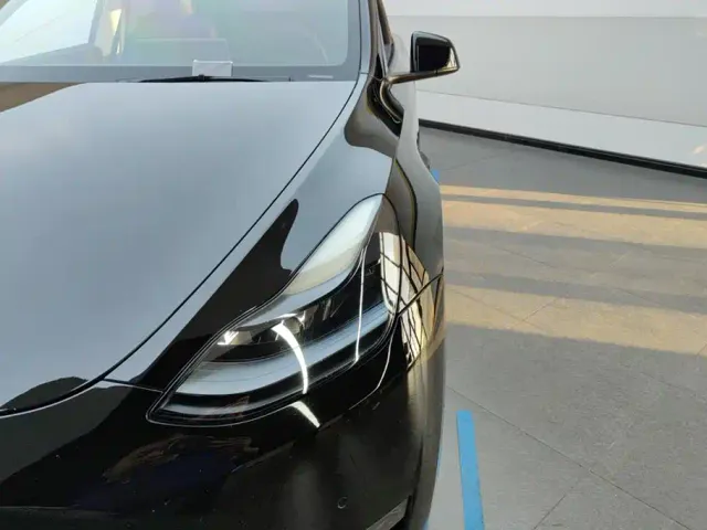 Tesla Model Y — Фото автомобиля 5