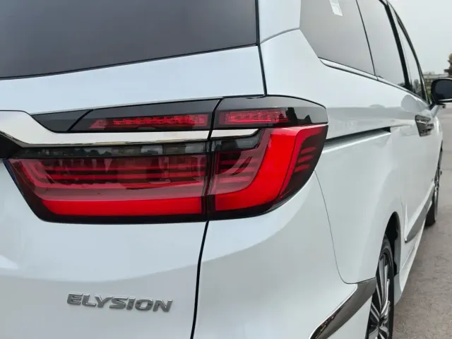 Honda Elysion 2024 2.0L e:HEV Luxury Edition — Фото автомобиля 9