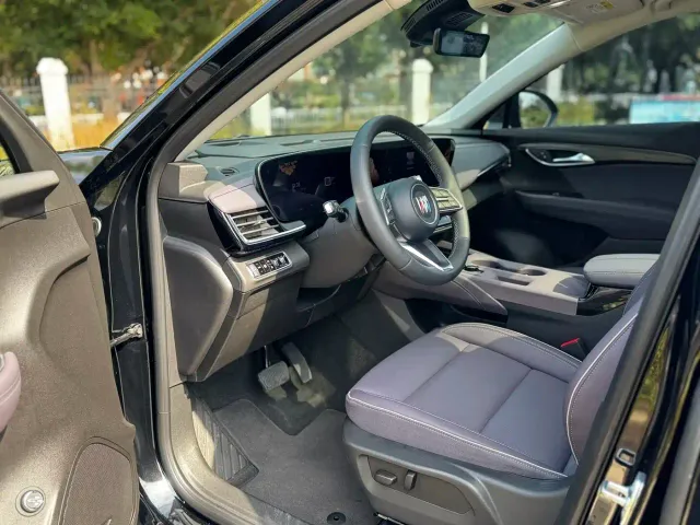 Buick Envision Plus — Фото автомобиля 5