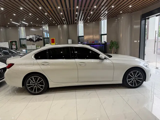 BMW 3 Series — Фото автомобиля 8
