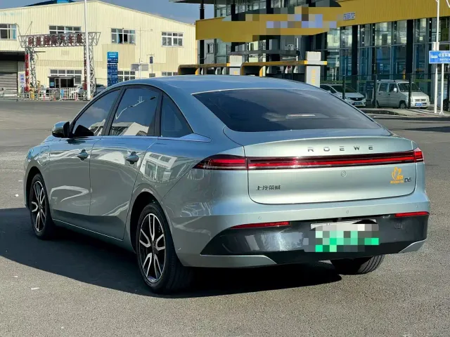 Roewe D6 — Фото автомобиля 9