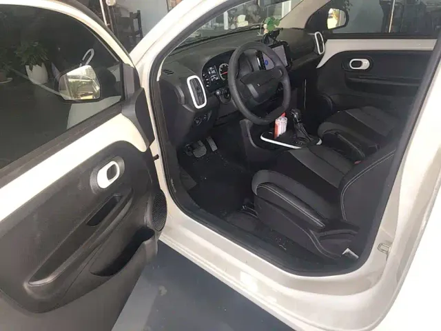 Roewe Clever — Фото автомобиля 15