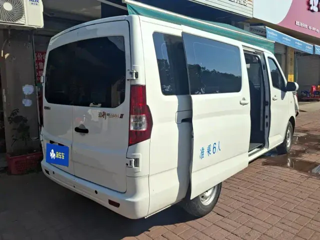 Changan Ruixing EM80 — Фото автомобиля 3