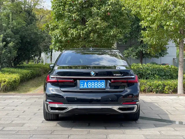 BMW 7 Series — Фото автомобиля 8