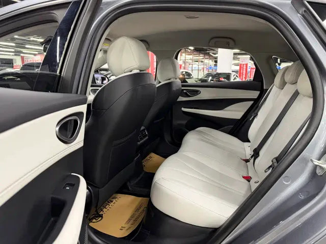 BYD Seal 05 DM-i — Фото автомобиля 16