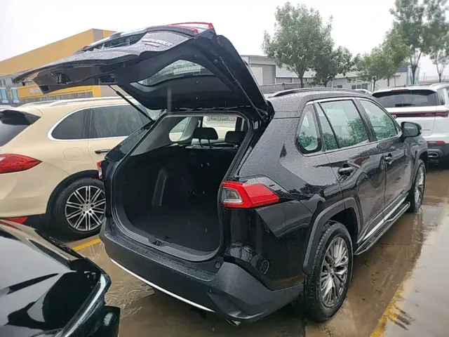 Toyota Wildlander — Фото автомобиля 18