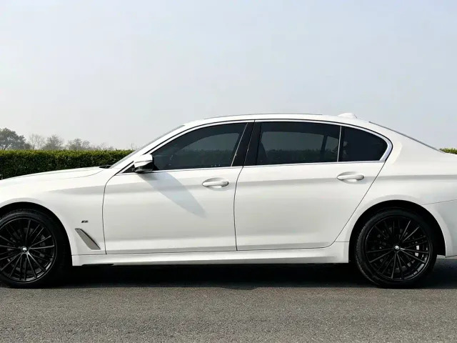 BMW 5 Series — Фото автомобиля 7