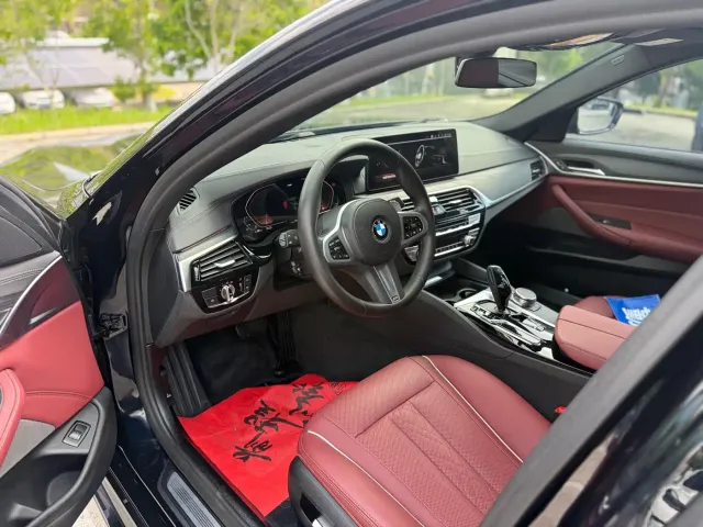 BMW 5 Series — Фото автомобиля 4