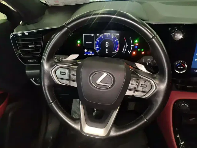 Lexus NX — Фото автомобиля 3