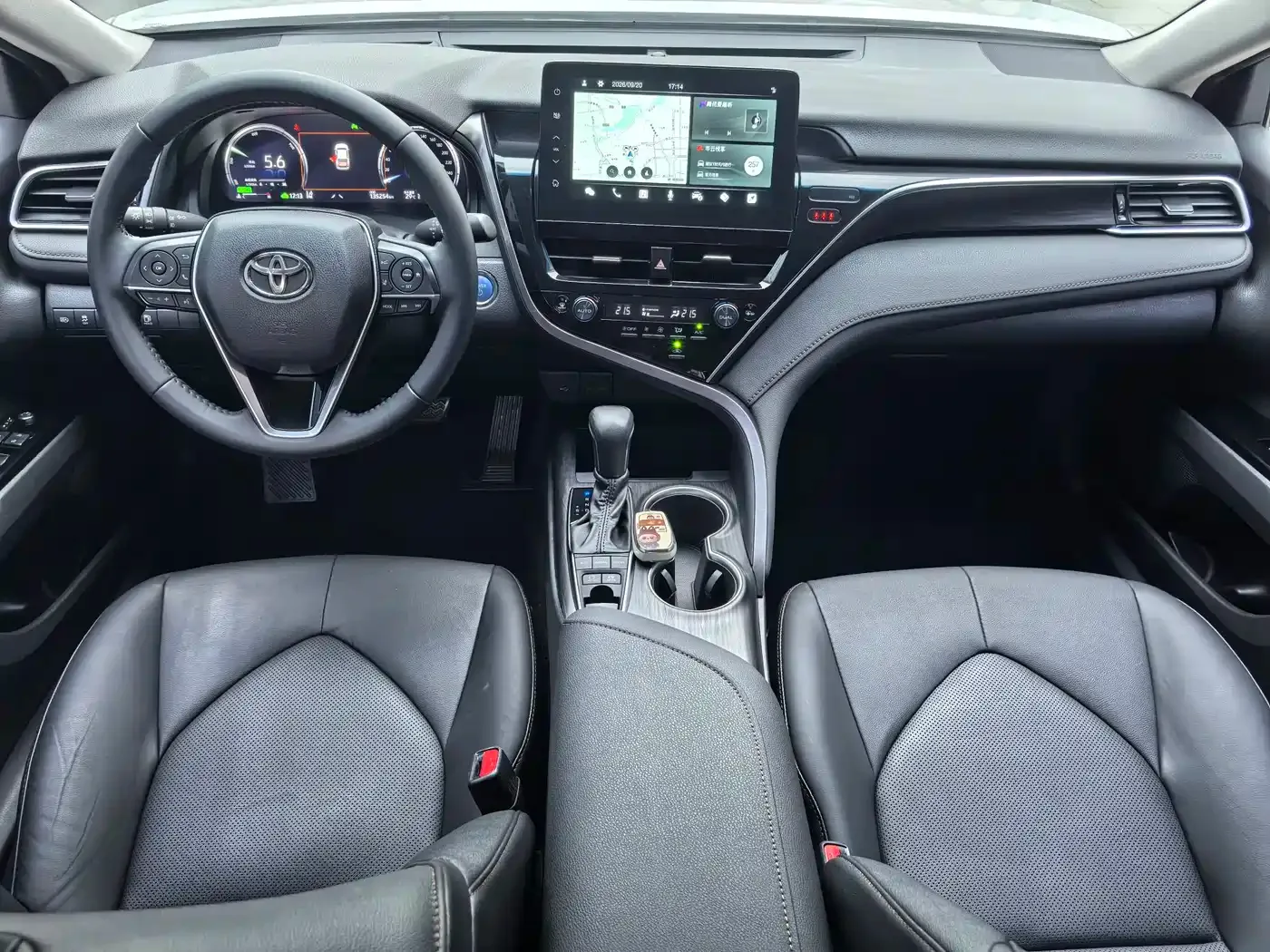 Toyota Camry 2021 Hybrid 2.5HG Luxury Edition — Фото автомобиля 14