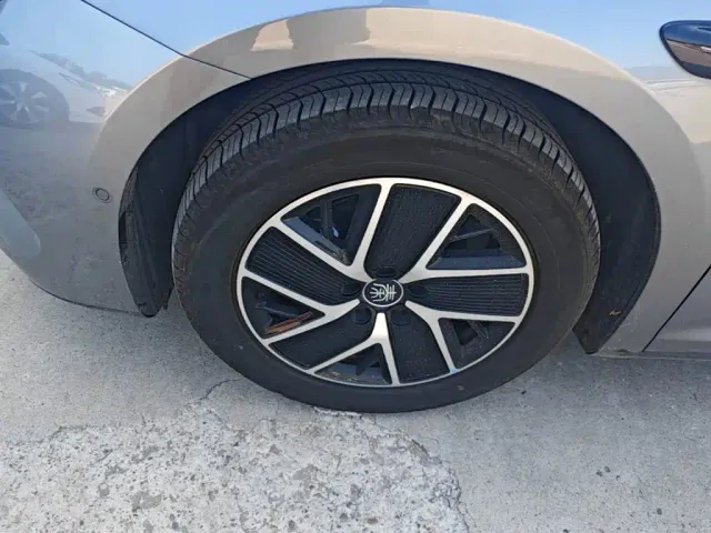 BYD Qin L — Фото автомобиля 22