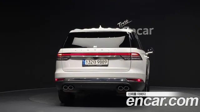 Lincoln Aviator Aviator 2 поколение — Фото автомобиля 4