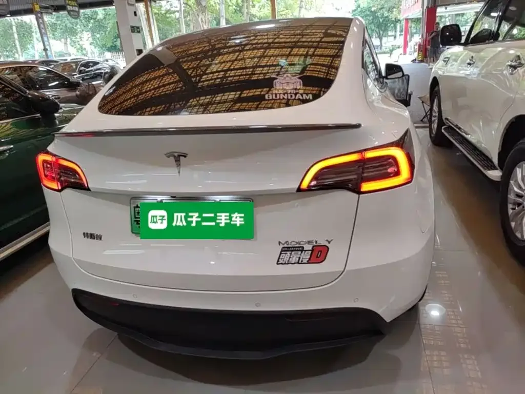 Tesla Model Y 2022 Rear-Wheel Drive Version — Фото автомобиля 5