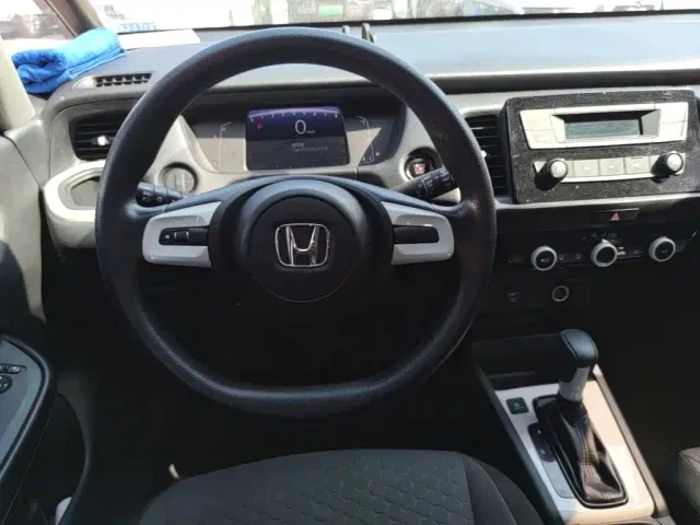 Honda Fit — Фото автомобиля 10
