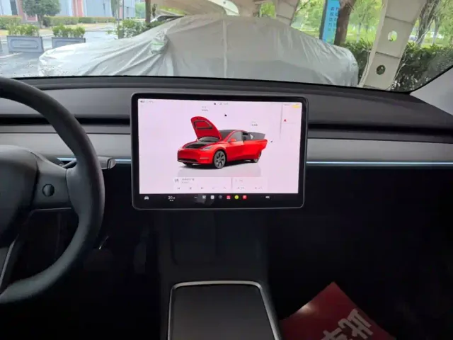 Tesla Model Y — Фото автомобиля 12