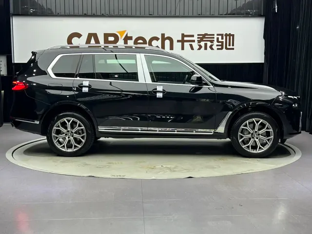 BMW X7 — Фото автомобиля 10