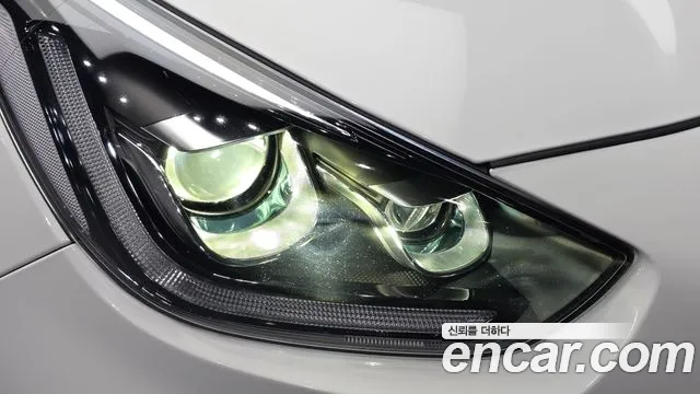 Kia Niro — Фото автомобиля 7