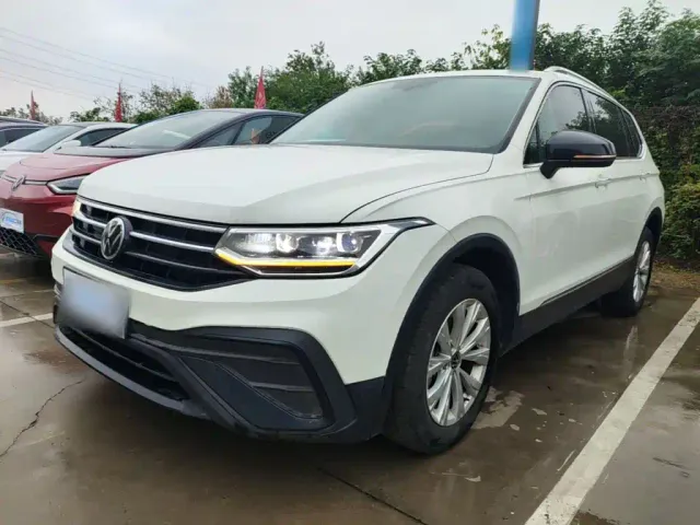 Фотография автомобиля — Volkswagen Tiguan L