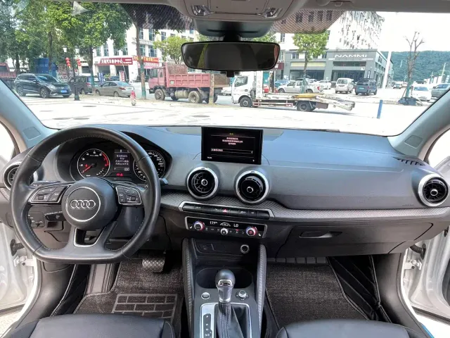 Audi Q2L — Фото автомобиля 4