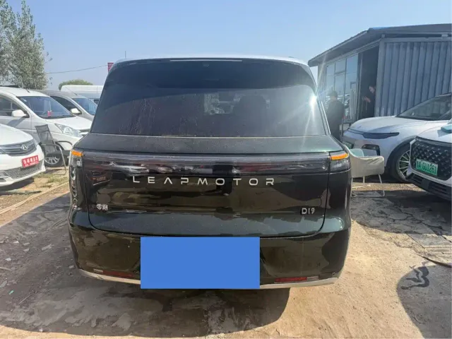 Leapmotor D Series — Фото автомобиля 7