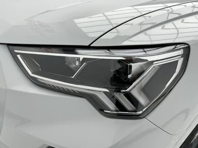 Audi Q3 — Фото автомобиля 11